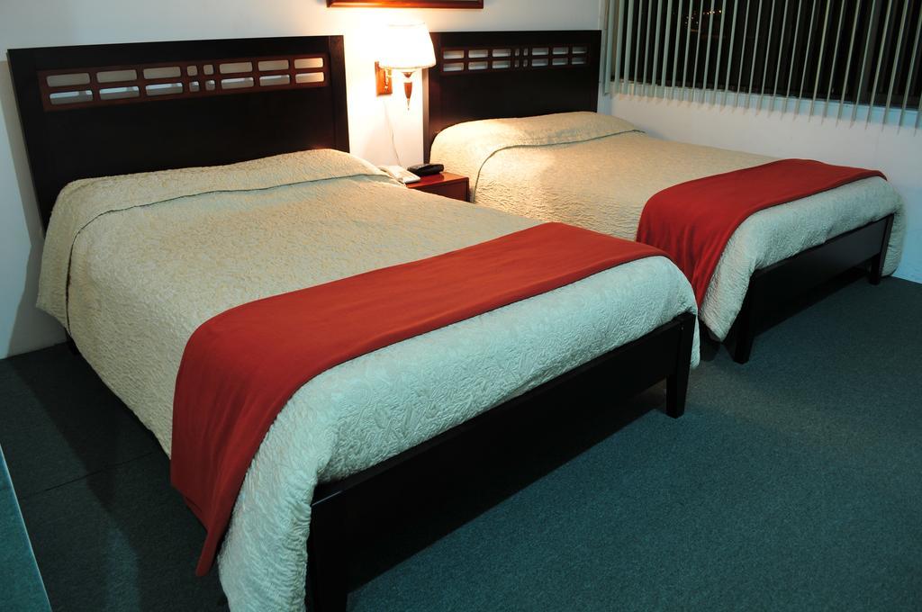 Hotel Cordero Куэнка Номер фото