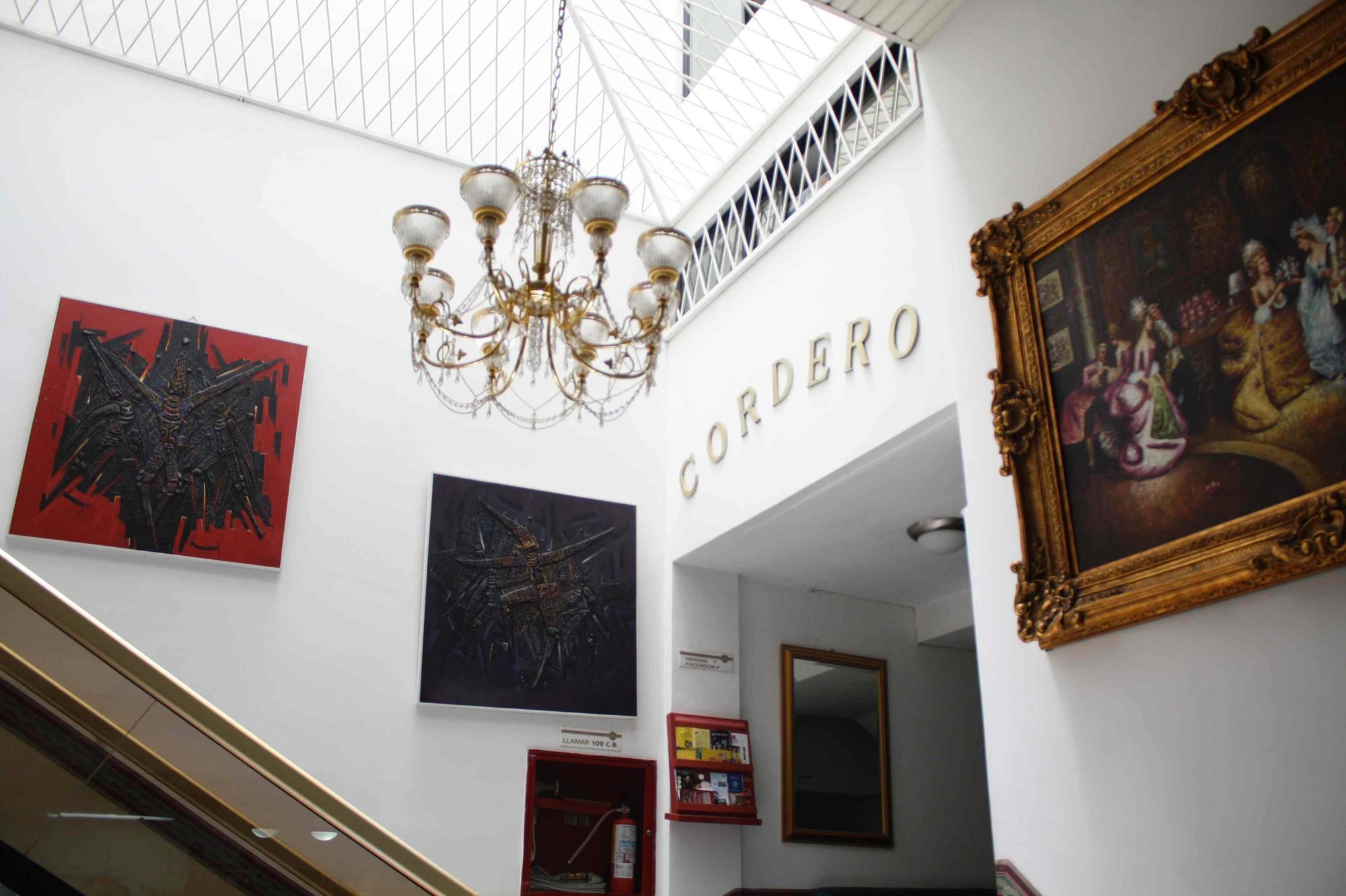 Hotel Cordero Куэнка Экстерьер фото
