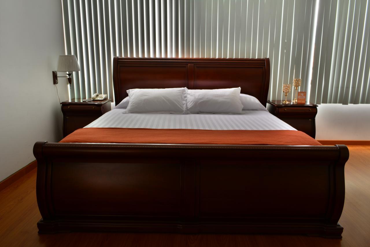 Hotel Cordero Куэнка Экстерьер фото